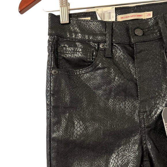 NWT LEVI’S Mile Snake Print High Super Skinny Pants - Picture 15 of 15